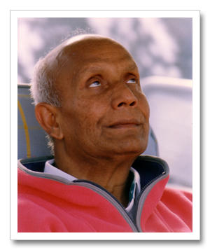 Sri Chinmoy Meditating